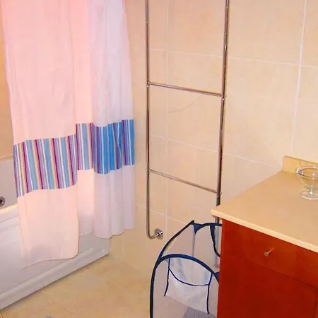 Apartment 2 Bedrooms Appartement At Esposende 300 M Away From The Beach With Shared Pool Enclosed Garden And Wifi *